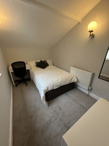 4 Bed End Terrace, Southmead Road, BS10 - Photo 5