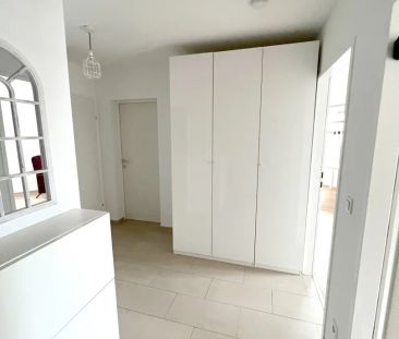 Helle, moderne 3-Zimmerwohnung mit Balkon und 2 Stellplätze im Spec... - Photo 4