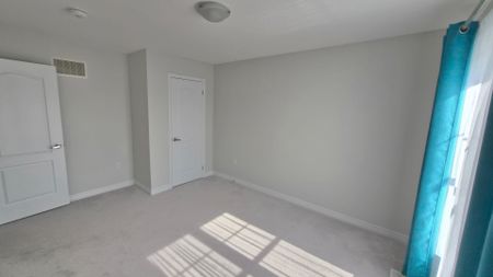 For Lease - 112 Village Gate Drive, Wasaga Beach, Ontario - Photo 3