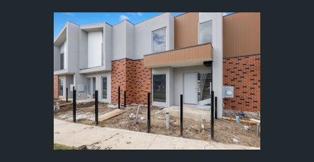 Brand-new, 4-bedroom Townhouse! - Photo 3