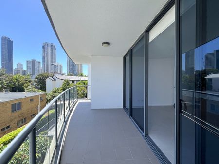 Modern Three-Bedroom Apartment in ‘Riva on Chevron’ - Photo 2