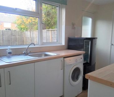 2 bedroom maisonette to rent - Photo 2