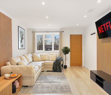 4 Bed Semi-Detached House, Barnsdale Road, RG2 - Photo 5