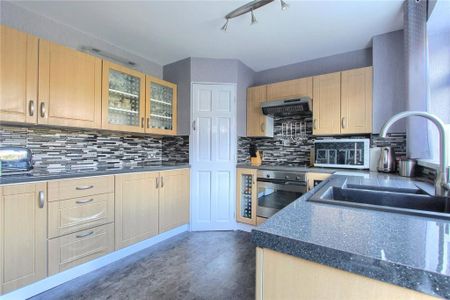 2 bedroom end of terrace house to rent - Photo 5