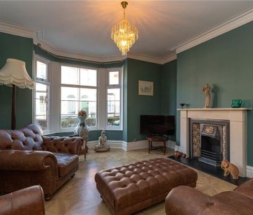 4 bedroom end of terrace house to rent - Photo 1