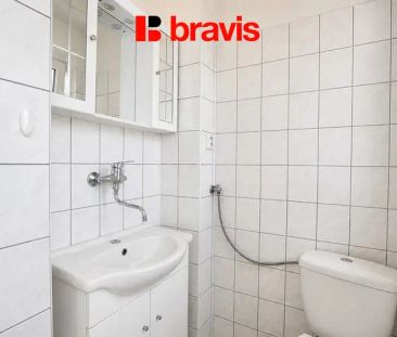 Pronájem částečně zrekonstruovaného bytu 2+1 na ulici Sokolova v Br... - Fotografie 4