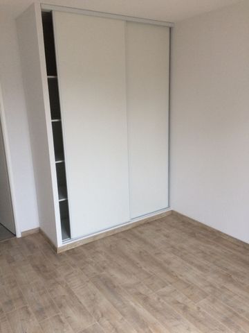 Location Appartement 2 pièces 40m² ST ANDRE DE CUBZAC 33240 - Photo 4