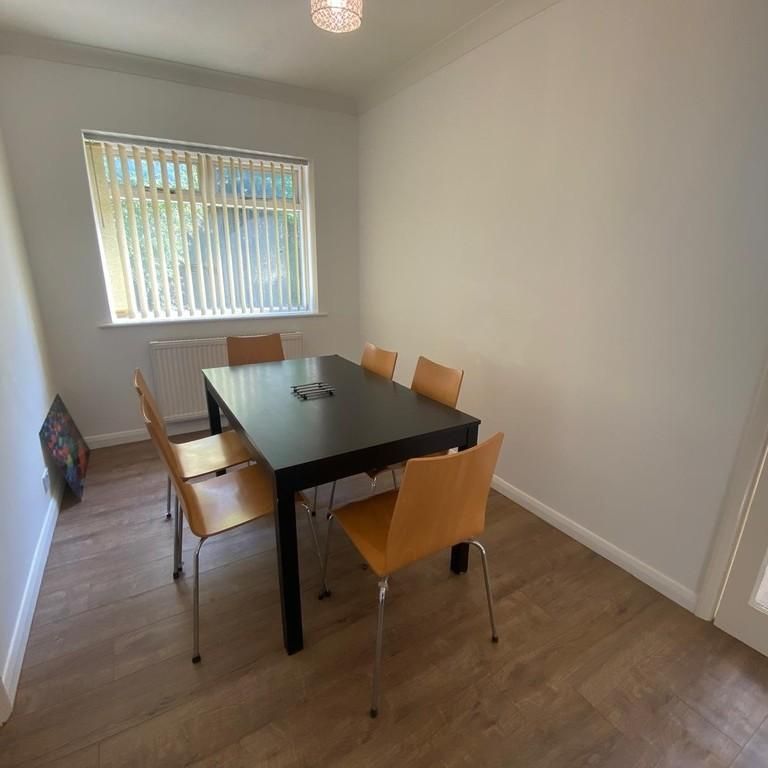 1 bedroom in a house share to rent - Photo 1