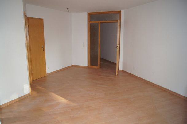 Neubau - großzügiger Balkon - Bad mit Wanne, Dusche und Fenster - Außenjalousien - Photo 1