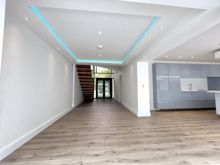 4 bedroom detached house to rent - Photo 5