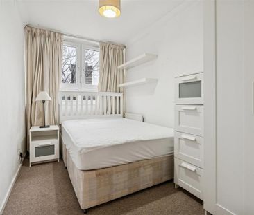 3 bedroom flat to rent - Photo 4