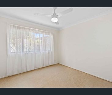 Immaculate, Low-Maintenance Living in Quiet Cul-de-Sac - Photo 2