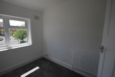NEWPORT - £1,100 pcm - Photo 3