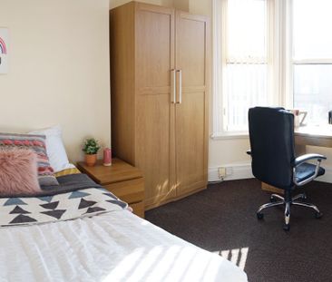 3 Bedroom Flat Cartington Terrace, Chillingham Road - Photo 4