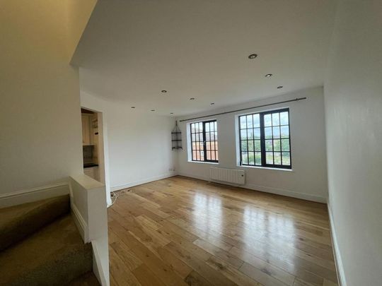 3 bedroom flat to rent - Photo 1