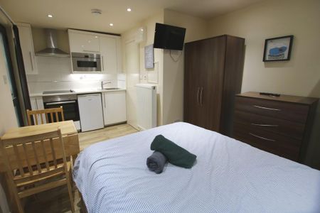 Studio to rent - Photo 2