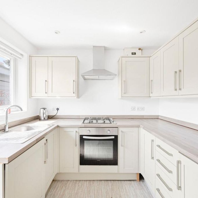 2 bedroom detached bungalow to rent - Photo 1