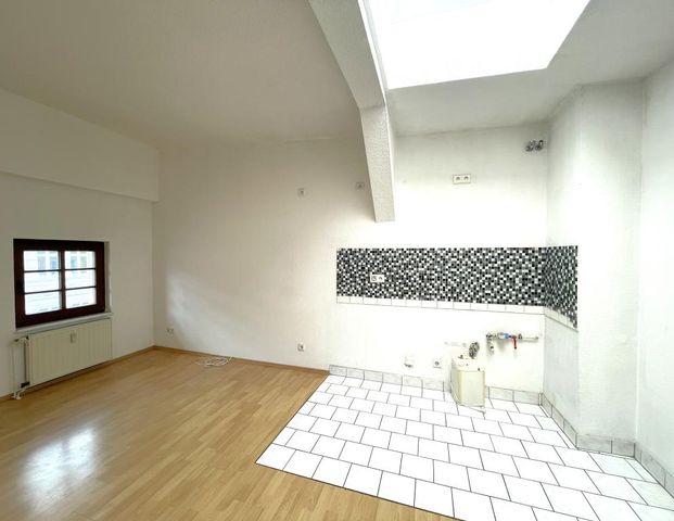 Dachgeschosswohnung in Magdeburg (Altstadt) - Photo 1