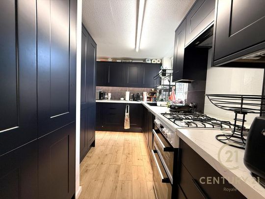 3 bedroom apartment to rent - Photo 1