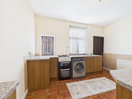 2 bedroom terraced house to rent - Photo 4