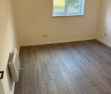 2 Bed Flat, Eversley Street, G32 - Photo 2