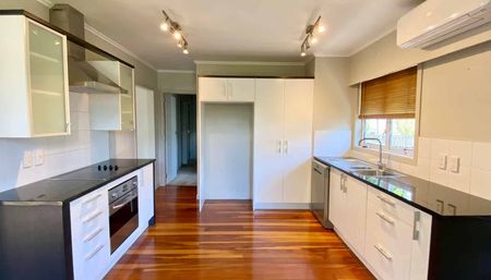 Perfect 3 bedroom property - Photo 4