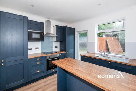 Church Road, Windlesham, GU20 - Photo 3