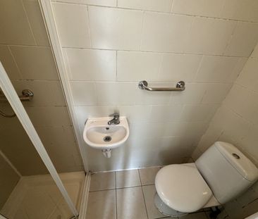 Studio Flat, Hampden Road, N8 - Photo 2