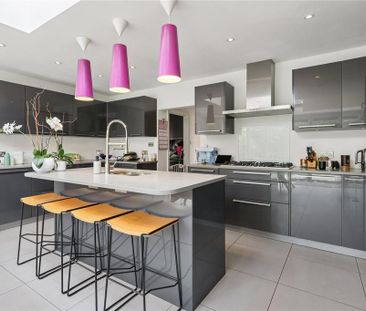 4 bedroom detached house to rent - Photo 2