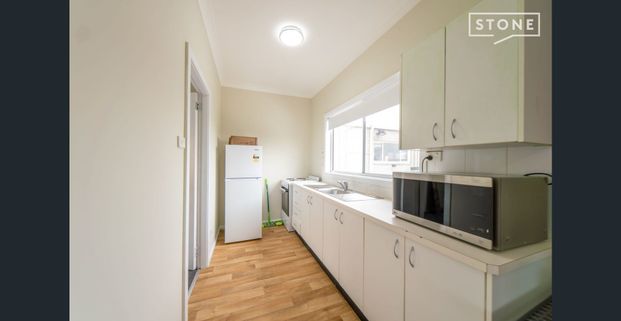 A partly furnished, neat and charming Unit in the heart of Kurri Kurri - Photo 1