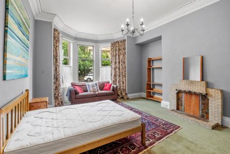 5 bedroom flat to rent - Photo 2