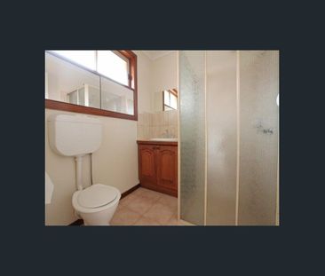 Family Home - Photo 4