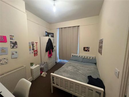 7 bedroom end of terrace house to rent - Photo 3