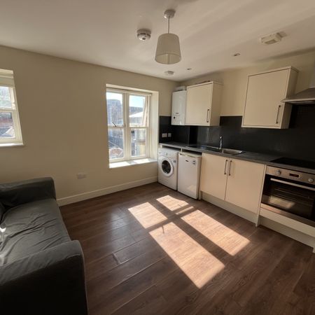 Apartment to rent in Old Christchurch Road, Bournemouth, BH1 - Photo 3