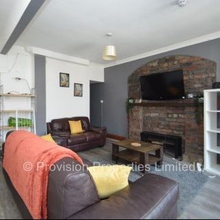 8 Bed Properties in Hyde Park - Photo 1