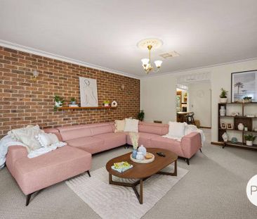 CLASSIC RED BRICK TOWNHOUSE - Photo 6