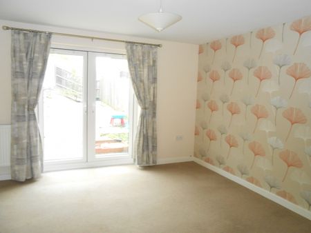 2 bed Town House, - Photo 4