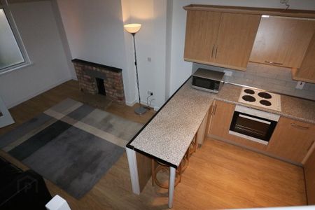 31 Donegall Avenue, Belfast, BT12 6LS - Photo 2