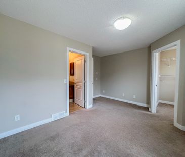 Modern 3 Bedroom Townhouse In Panatella | Garage | Fireplace - Photo 3