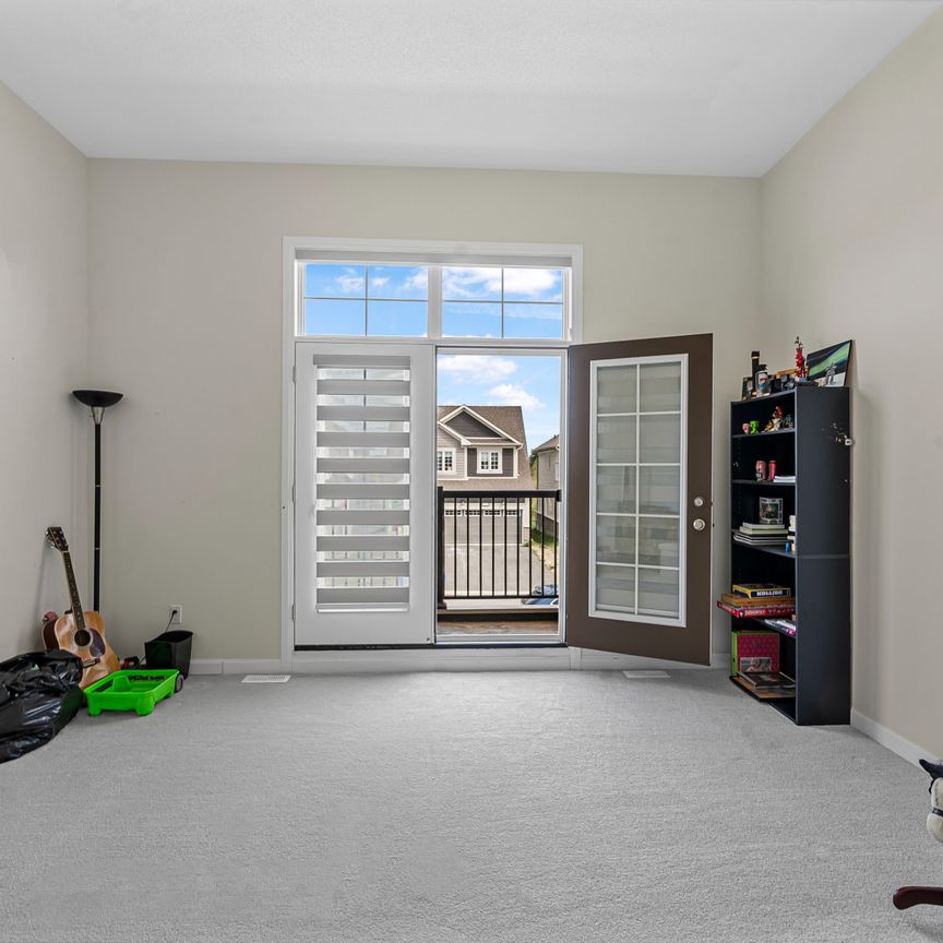 For Lease - 121 Oakmont Drive, Loyalist, Ontario - Photo 1