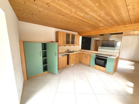 Joli appartement de 3 pièces au rez-de-chaussée au centre du village des Verrières - Photo 2