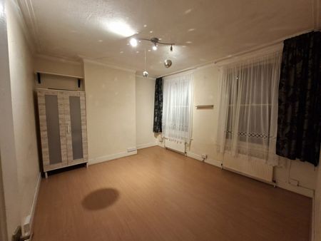 2 Bed Flat, Fairfield Road, N18 - Photo 5