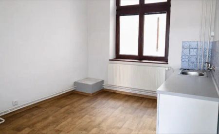 Prostorný byt 1+1 na náměstí - Photo 4