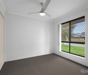 Freshly Renovated Generously Sized Home - Photo 5