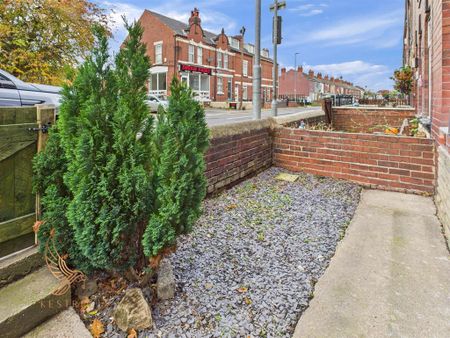 3 bedroom terraced house to rent - Photo 4