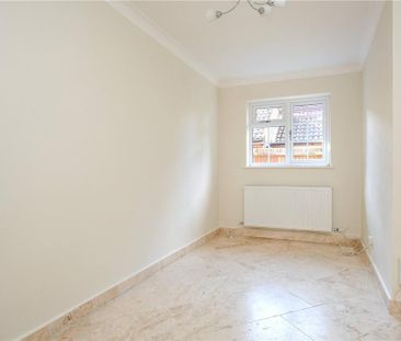 4 bedroom detached house to rent - Photo 4