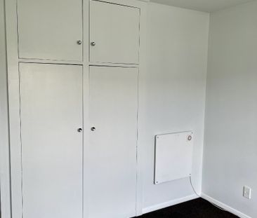 Comfortable 3-Bedroom Home – Lawns Included! Halswell - Photo 5