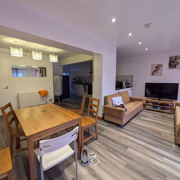 Middleton Boulevard, Nottingham - Photo 1