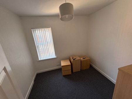30 Ebor Drive, Belfast BT12 6NL - Photo 5