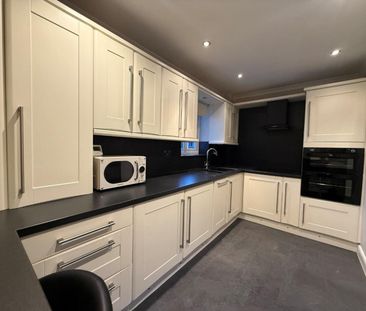 2 bedroom Flat To Let - Photo 6